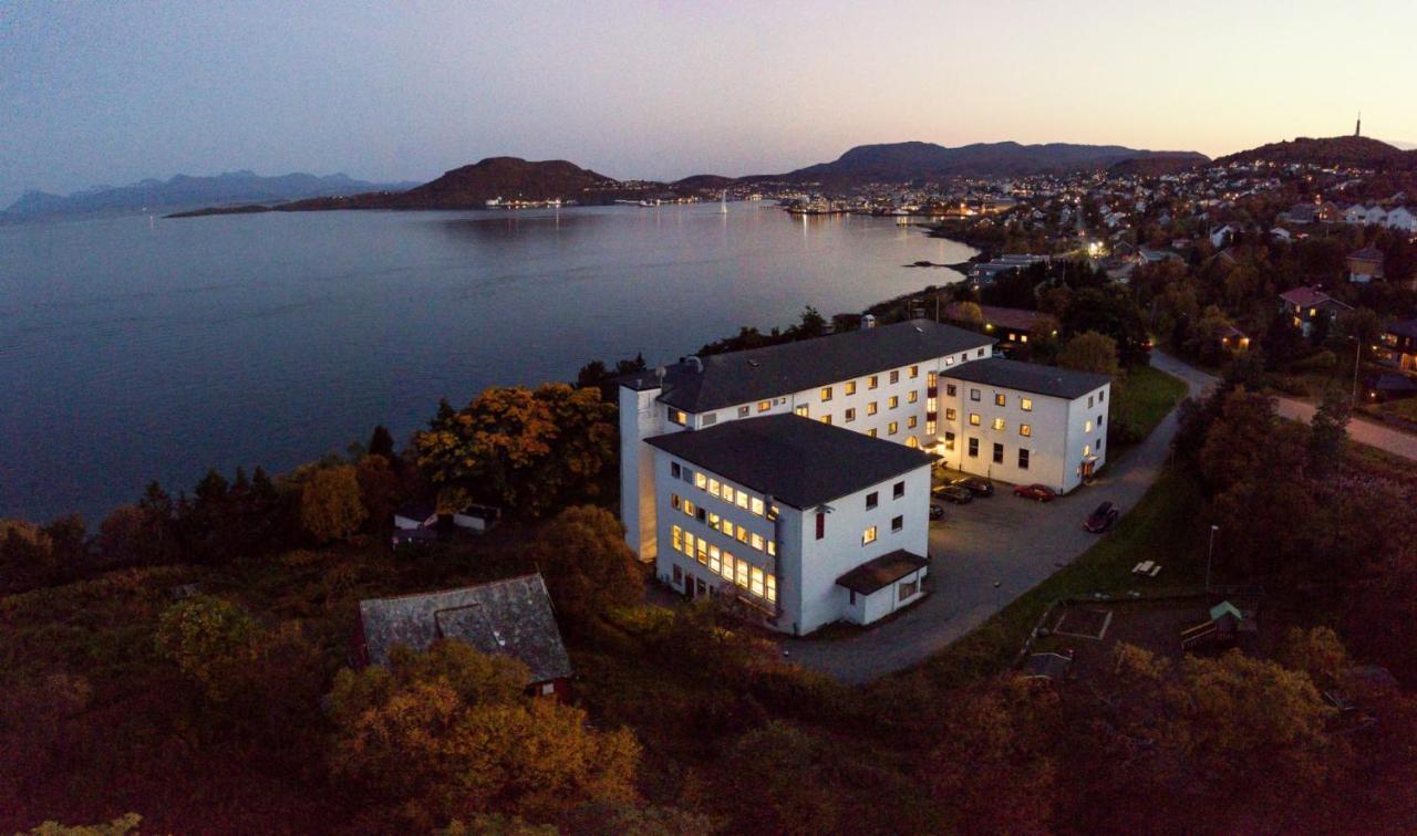 Trondenes Sommerhostel 哈尔斯塔 外观 照片